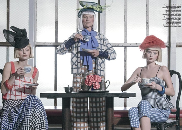 Choáng váng với sức quyến rũ chết người của siêu mẫu tuổi 80 ảnh 19