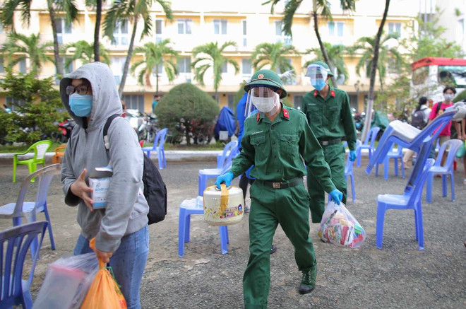 TP.HCM: Hơn 600 người dân được đưa đến các khu nhà rộng rãi, an toàn ảnh 1