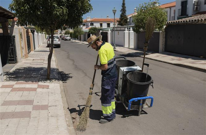 Tây Ban Nha kích hoạt tất cả nhà máy điện khí để ứng phó với nắng nóng ảnh 1