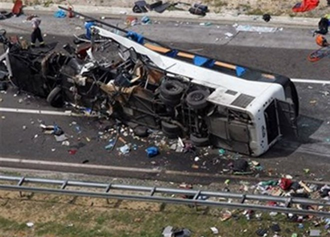 Ấn Độ: Xe buýt rơi xuống vực sâu, ít nhất 30 người thiệt mạng ảnh 1