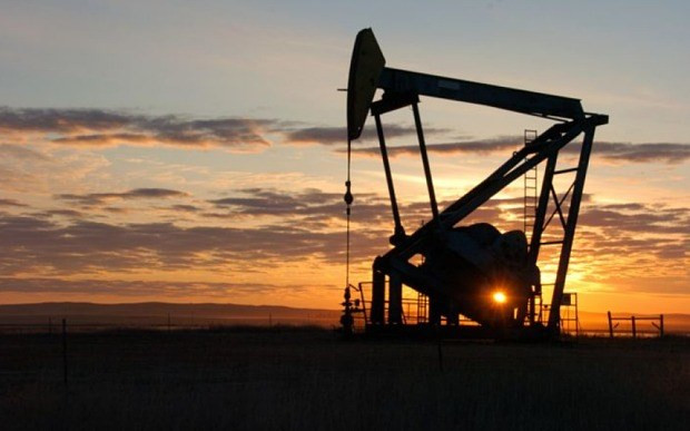 Giá dầu châu Á tiếp tục giảm do nguồn cung dư thừa ảnh 1