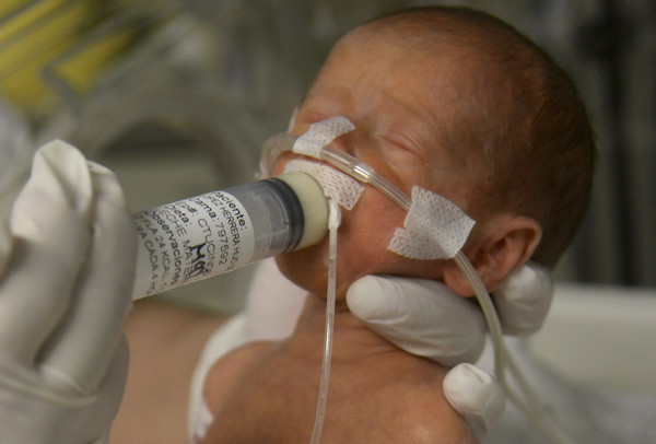 Cảnh sát Hy Lạp triệt phá một đường dây buôn bán trẻ sơ sinh ảnh 1