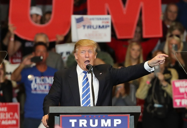 Báo Mỹ: Ông Trump từng bí mật làm ăn với Cuba khi còn cấm vận ảnh 1