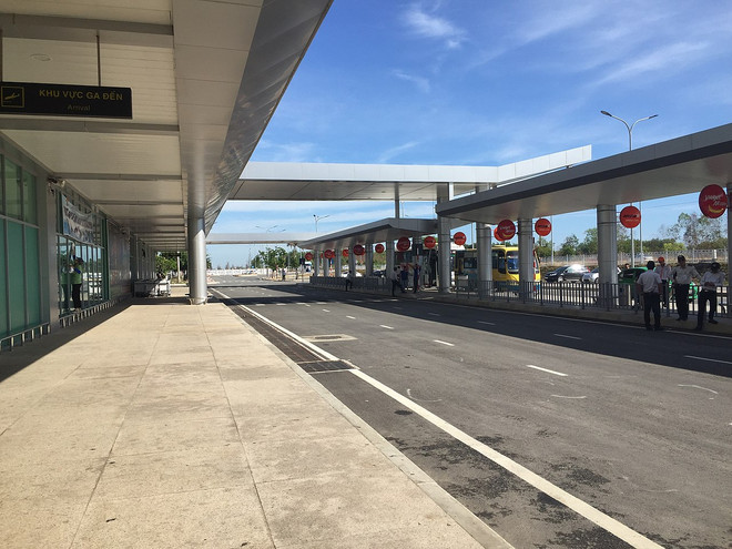 Khai thác trở lại sân bay Chu Lai sau hơn 2 ngày đóng cửa do bão số 9 ảnh 1