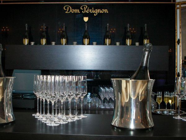 Khách sạn đầu tiên tại Canada sở hữu quán bar Dom Pérignon ảnh 1