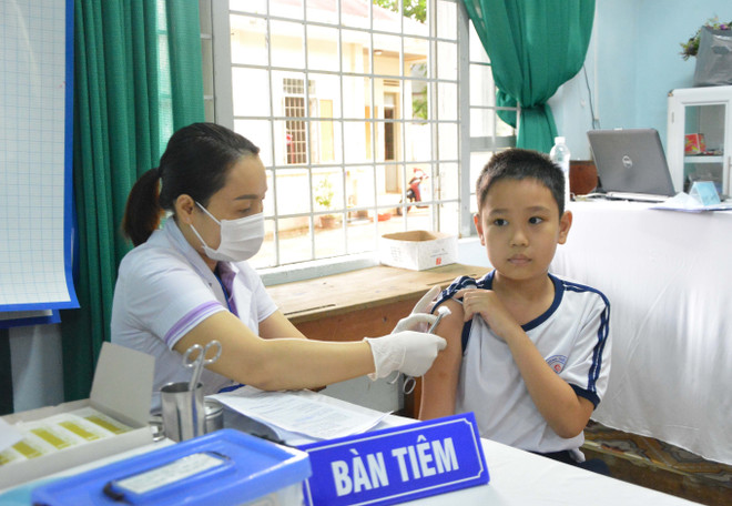 Đắk Lắk: Tăng độ bao phủ vaccine phòng COVID-19 cho trẻ em ảnh 1