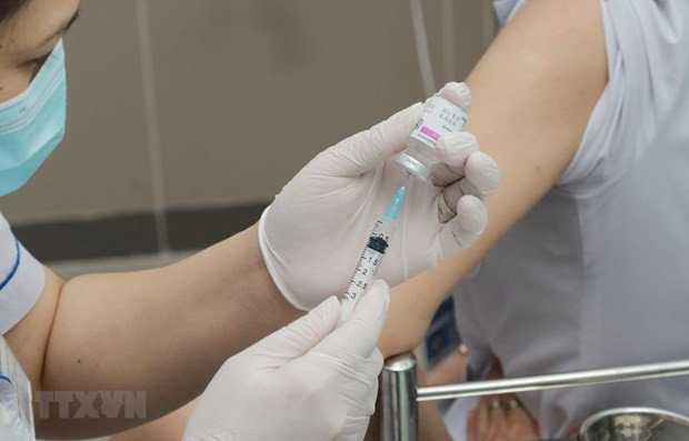 Ảnh minh họa. (Nguồn: TTXVN) Bộ Y tế: Ưu tiên tiêm vaccine cho trẻ nghỉ học do giãn cách dài ngày ảnh 1