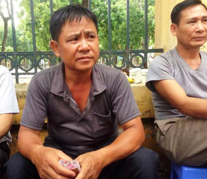 Tâm trạng rối bời của phụ huynh “ngóng con” thi THPT quốc gia ảnh 1