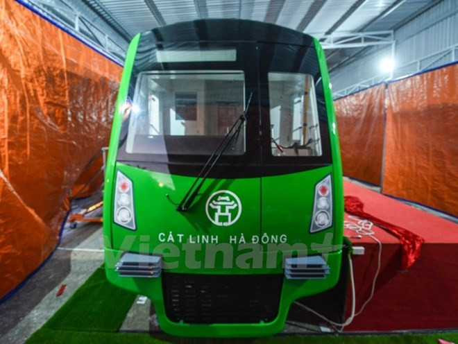 Đầu máy, toa xe đường sắt đô thị Cát Linh-Hà Đông về tới Việt Nam ảnh 1