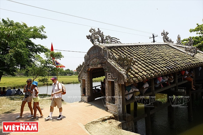 Cảm nhận không gian cổ kính dân dã với chợ quê Thanh Toàn ảnh 2