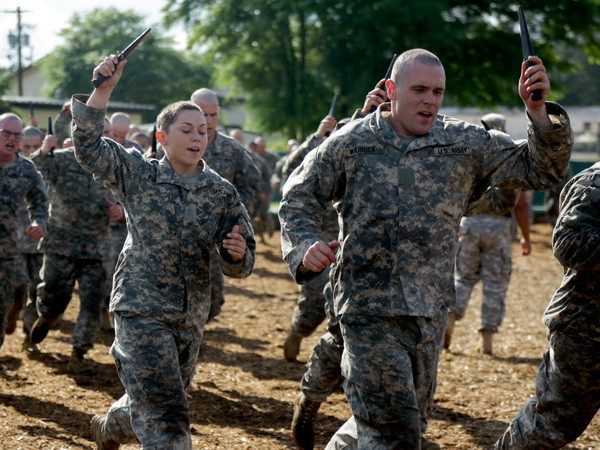 Mỹ sẽ cho phép phụ nữ đảm nhận mọi vị trí trong quân đội ảnh 1