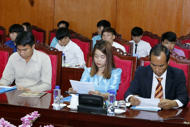 Chủ tịch Quốc hội Lào gặp mặt lưu học sinh Lào tại Sơn La ảnh 2