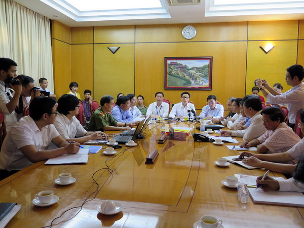 Phó Thủ tướng Vũ Đức Đam trực tiếp động viên thí sinh làm bài tốt ảnh 1