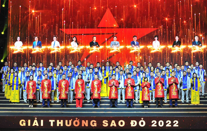 Trao Giải thưởng Sao Đỏ - Doanh nhân trẻ Việt Nam tiêu biểu năm 2022 ảnh 2