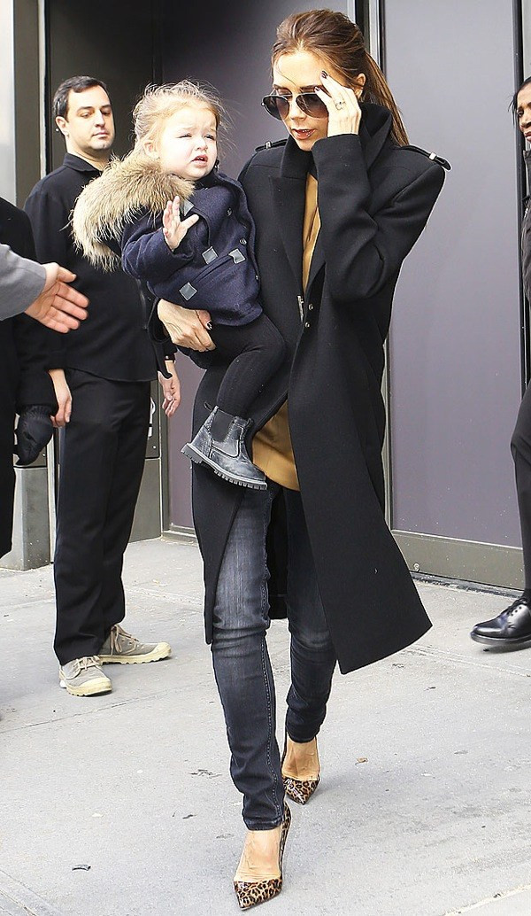 Mãn nhãn với các cách phối đồ thời thượng của mẹ con nhà "sao" ảnh 19