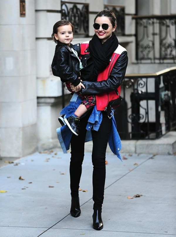 Mãn nhãn với các cách phối đồ thời thượng của mẹ con nhà "sao" ảnh 9