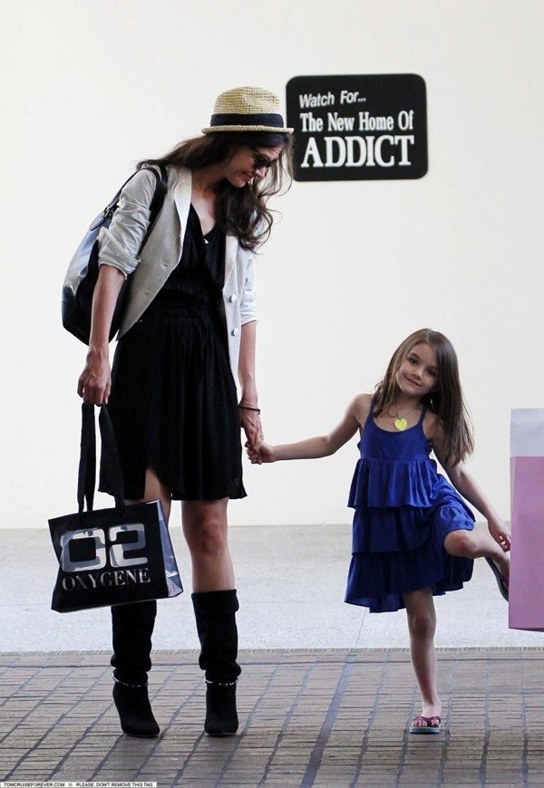 Mãn nhãn với các cách phối đồ thời thượng của mẹ con nhà "sao" ảnh 6