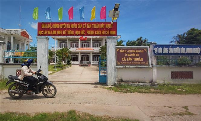 Kỷ luật hai nguyên Chủ tịch xã chi sai quy định nguồn tiền đóng góp ảnh 1