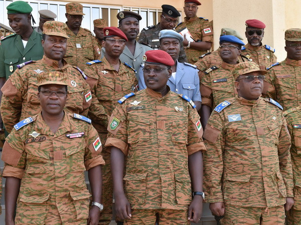 AU ra tối hậu thư để quân đội Burkina Faso chuyển giao quyền lực ảnh 1