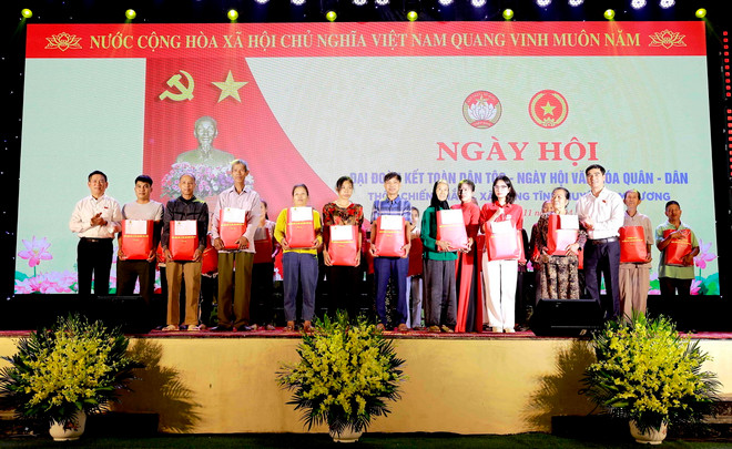 ttxvn_ho duc phoc dai doan ket vinh phuc (2).jpg