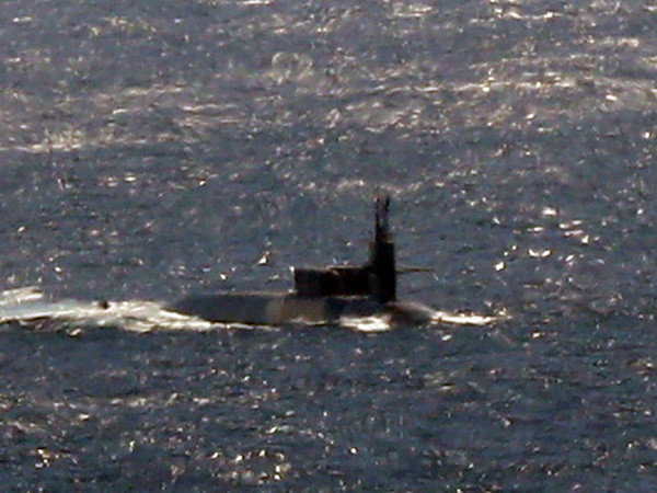 Bộ trưởng Quốc phòng Hàn Quốc thăm tàu ngầm Mỹ USS Michigan ảnh 1