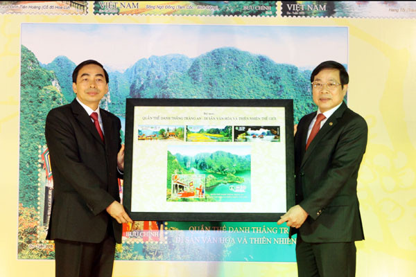 Trình làng bộ tem đặc biệt về quần thể danh thắng Tràng An ảnh 1
