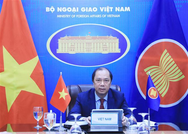 Các Ngoại trưởng ASEAN họp trù bị cho các Hội nghị cấp cao 38 và 39 ảnh 1