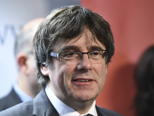 Tòa án Đức cho phép cựu Thủ hiến Catalonia Carles Puigdemont tại ngoại ảnh 1