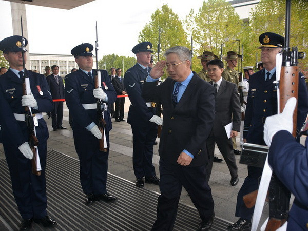 Việt Nam-Australia hợp tác khắc phục hậu quả bom mìn ảnh 1