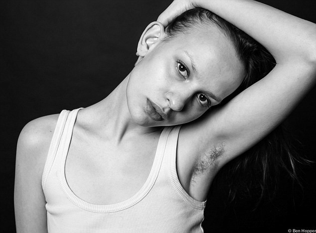 Xu hướng phô "phần tự nhiên" thách thức chuẩn mực cái đẹp ảnh 2