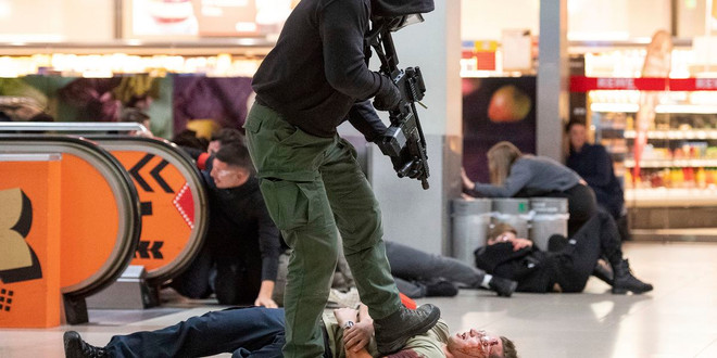 Cảnh sát Đức diễn tập chống khủng bố quy mô lớn tại sân bay ảnh 1