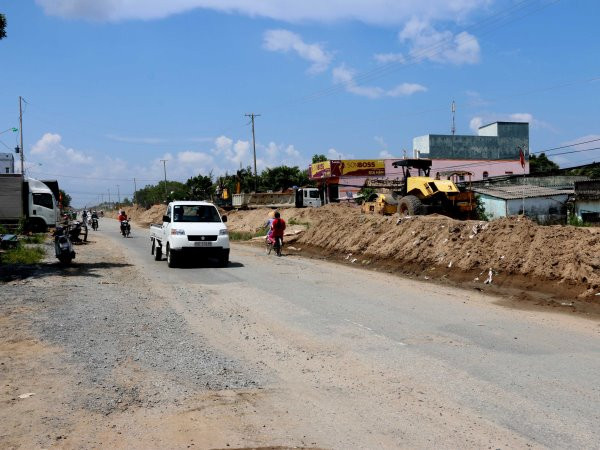 Bàn giao mặt bằng dự án cao tốc La Sơn-Túy Loan trước 15/10 ảnh 1