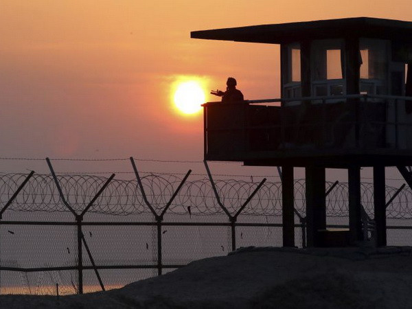 Hàn Quốc bắn cảnh cáo tàu tuần tra Triều Tiên xâm phạm lãnh hải ảnh 1