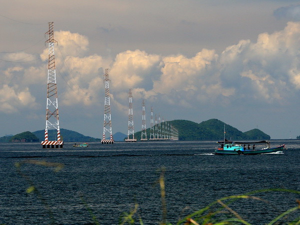 Việt Nam có nên mua điện có điều kiện từ Lào và Campuchia? ảnh 1