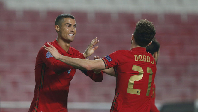 Italy và Bồ Đào Nha thắng hủy diệt, nhà vô địch thế giới thua sốc ảnh 2