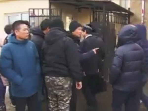 [Video] Khu Làng Sen của người Việt bị cảnh sát Ukraine khám xét ảnh 1