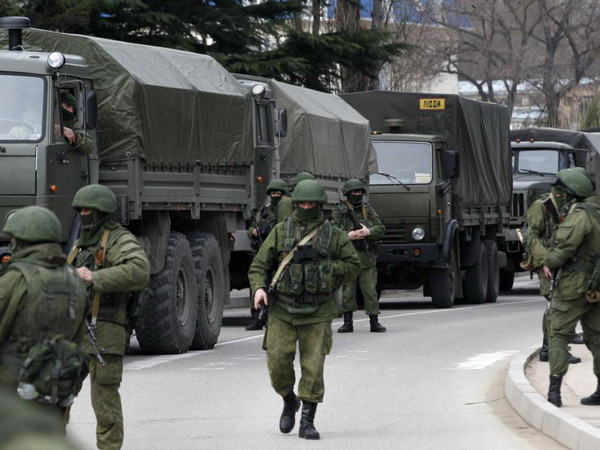 Ukraine lo người biểu tình ly khai đưa quân Nga vào đất nước ảnh 1