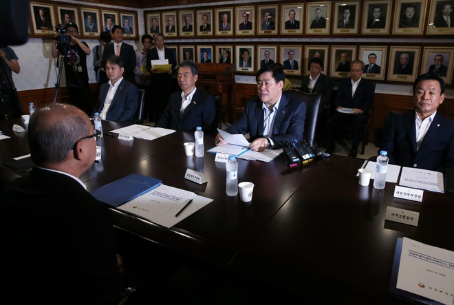 Hàn Quốc họp khẩn sau hai ca tử vong đầu tiên vì virus MERS ảnh 1