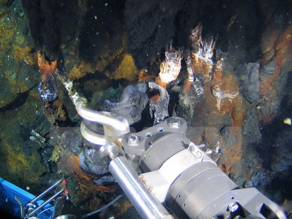 "Quái thú lặn sâu" Trung Quốc hoạt động ở rãnh biển sâu nhất trái đất ảnh 1