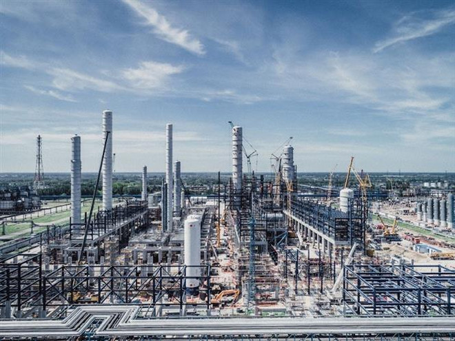 Mỹ chính thức công bố lệnh cấm nhập khẩu dầu mỏ của Nga ảnh 1