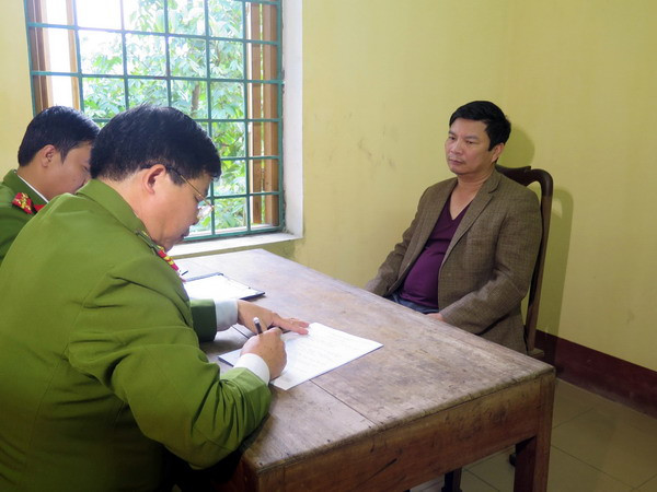 Tạm giữ đối tượng dùng bài viết trên báo tống tiền doanh nghiệp ảnh 1