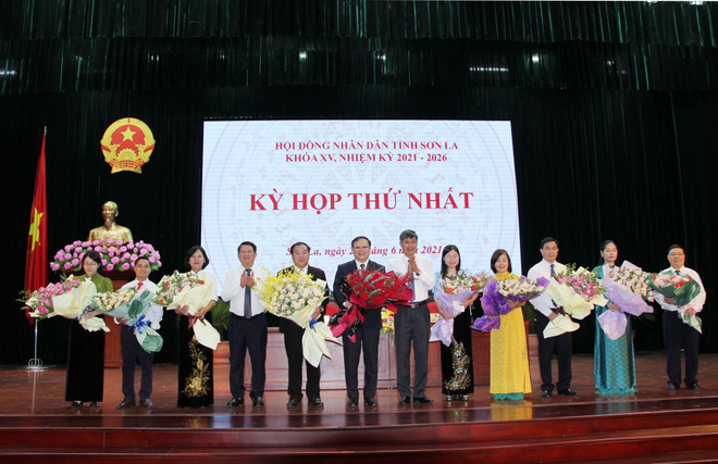 Sơn La kiện toàn các chức danh lãnh đạo chủ chốt HĐND và UBND ảnh 1