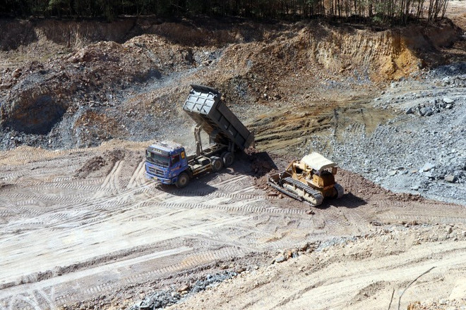 Thừa Thiên-Huế tạm dừng hoạt động hai mỏ đất sau phản ánh của TTXVN ảnh 1