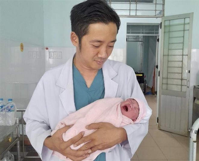 Đồng Nai: Hỗ trợ kịp thời sản phụ sinh con khi xuống xe buýt ảnh 1