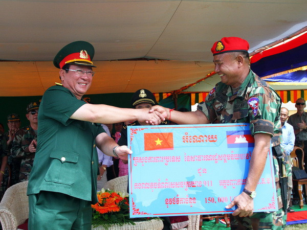 Đặc công Việt Nam và đặc nhiệm dù Campuchia tăng cường hợp tác ảnh 1