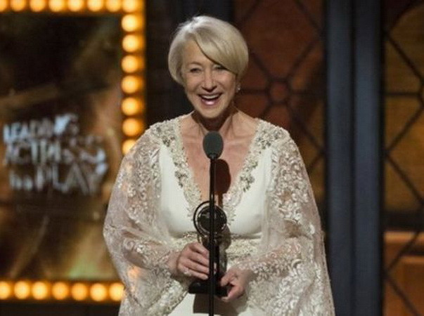 "Nữ hoàng Anh" Helen Mirren giành giải thưởng Tony danh giá ảnh 1