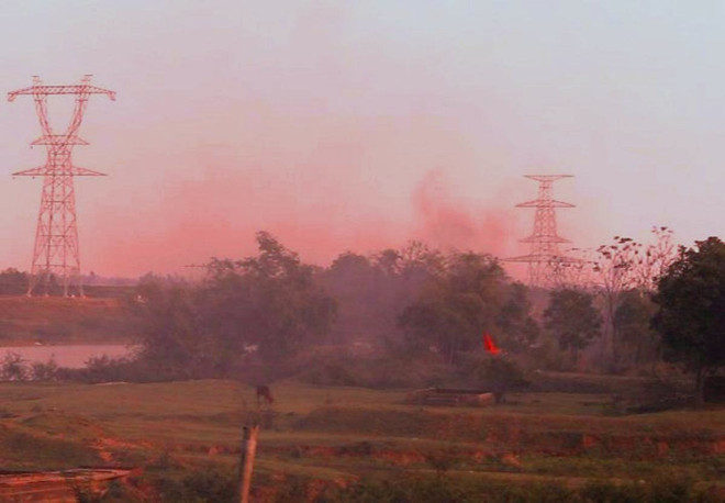 Hà Nội: Vỏ lốp xe chất cao thành gò, rác thải "vây" làng quê Xuân Thu ảnh 3