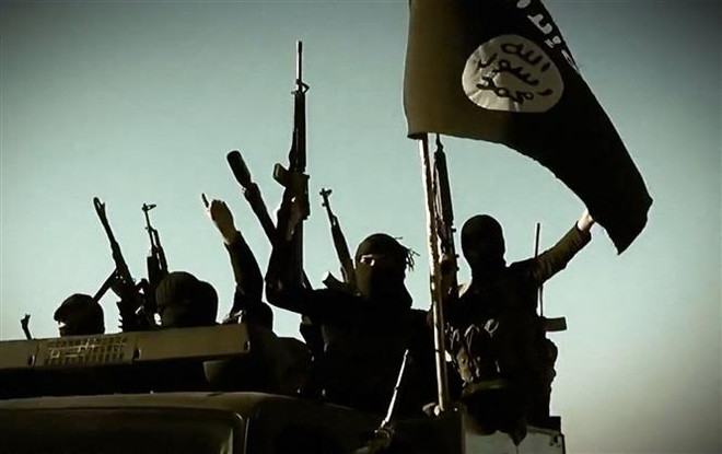 Các tay súng IS. (Ảnh: AFP/TTXVN) Tình báo đánh giá về nguy cơ IS tại Afghanistan tấn công Mỹ ảnh 1