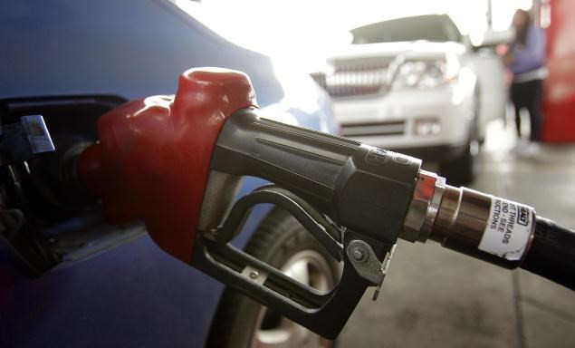 Giá dầu biến động trước đồn đoán OPEC cắt giảm sản lượng ảnh 1