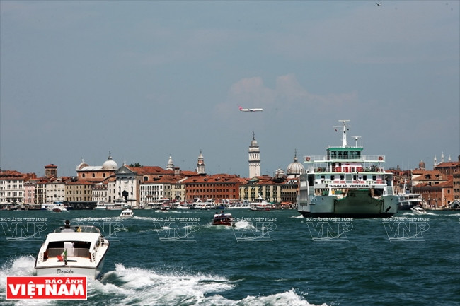 Chiêm ngưỡng vẻ đẹp lãng mạn, cổ kính và độc đáo ở Venice ảnh 1